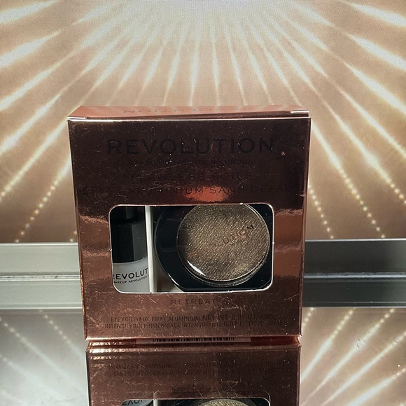 Makeup Revolution Makeup Makeup Revolution Flawless Foils Eye Foil Shade Retreat Poshmark